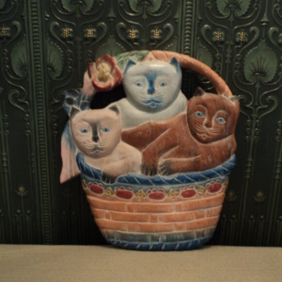 vintage folk art basket of cats wood wall art - Picture 1 of 7